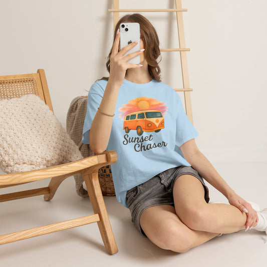 Sunset Chaser: Retro Bus Camping Gildan Tee
